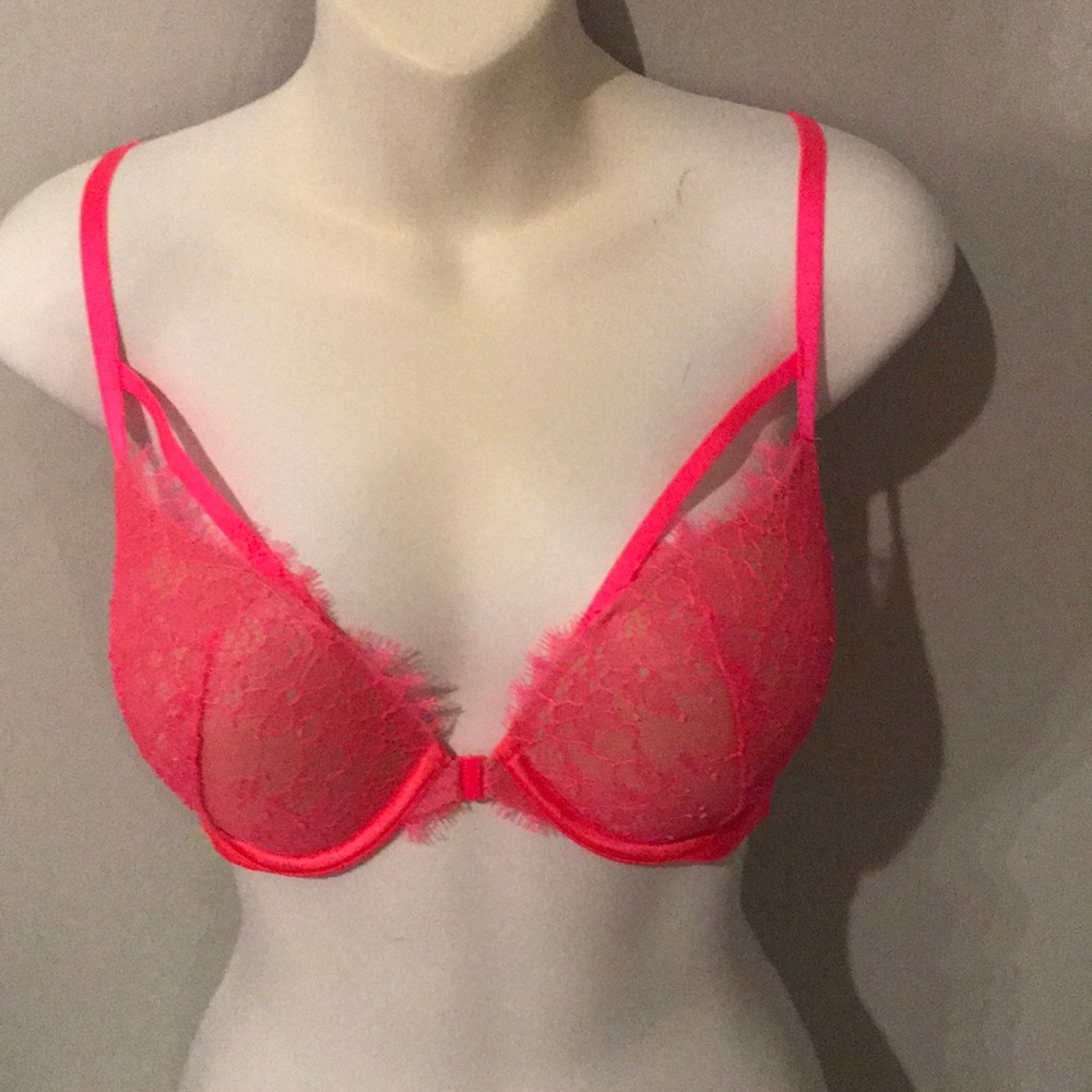 NWT 34c Victoria’s Secret push-up bra hot pink